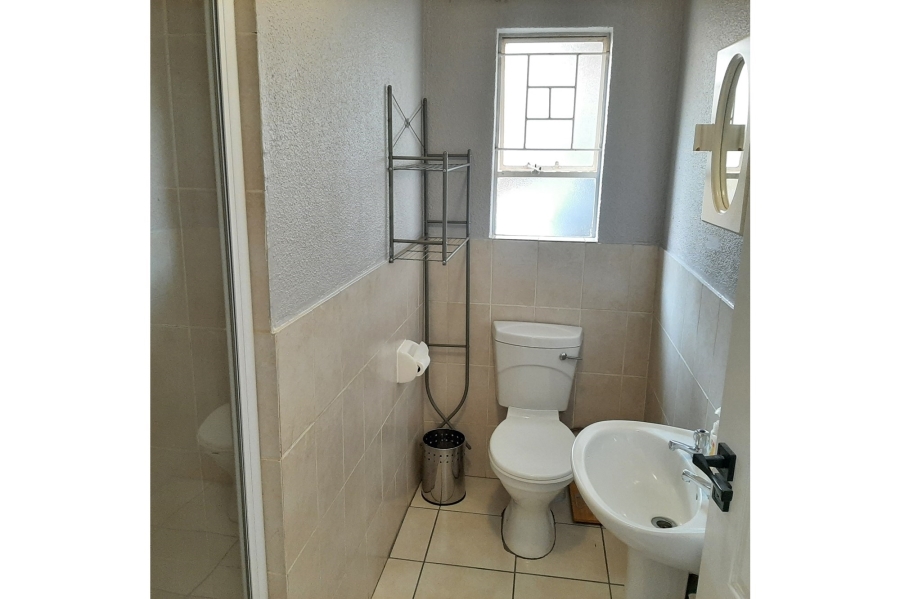 To Let 2 Bedroom Property for Rent in Heuwelsig Estate Gauteng