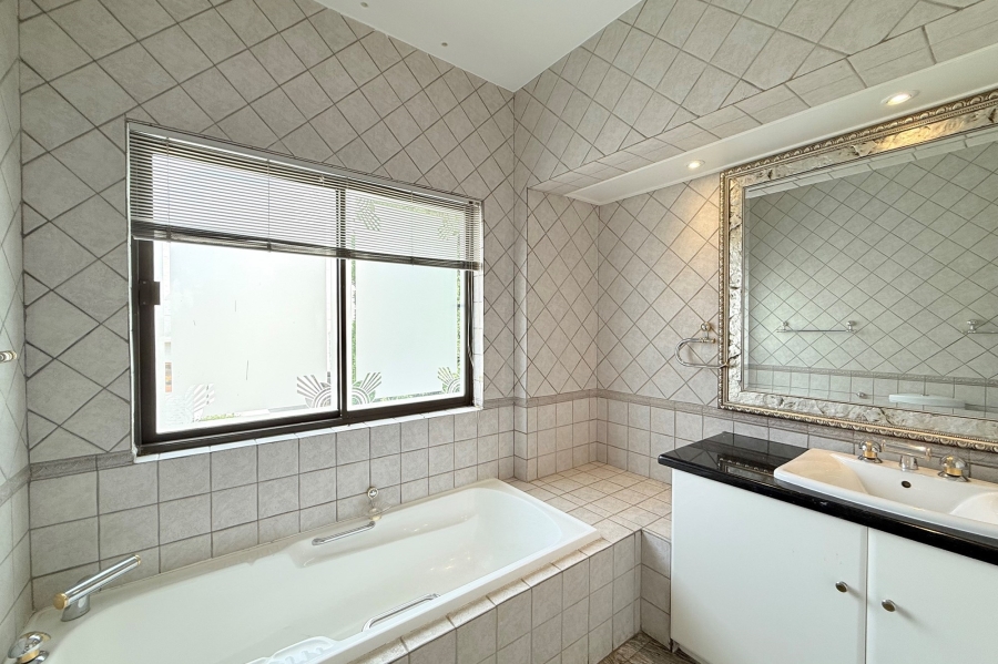 To Let 4 Bedroom Property for Rent in Dainfern Golf Estate Gauteng