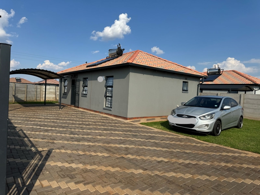 To Let 3 Bedroom Property for Rent in Protea Glen Gauteng
