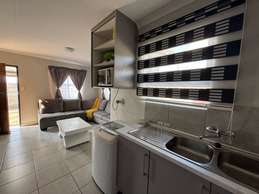 To Let 3 Bedroom Property for Rent in Protea Glen Gauteng