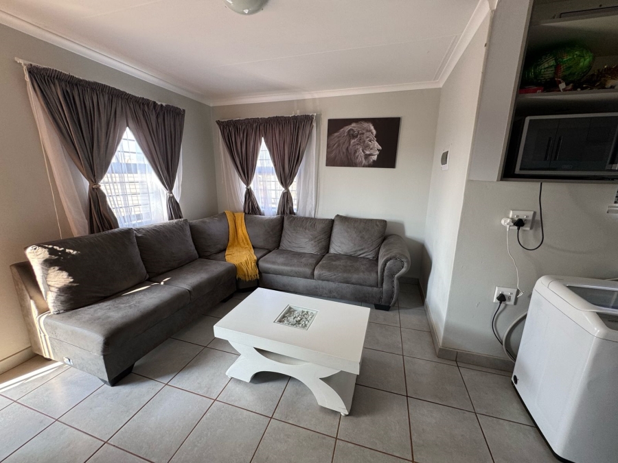 To Let 3 Bedroom Property for Rent in Protea Glen Gauteng