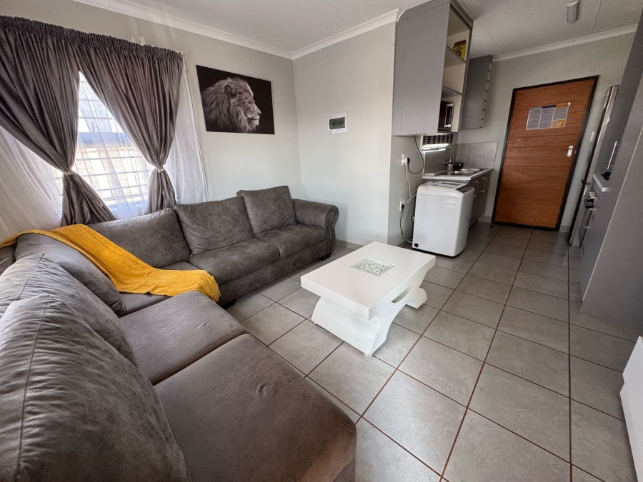 To Let 3 Bedroom Property for Rent in Protea Glen Gauteng