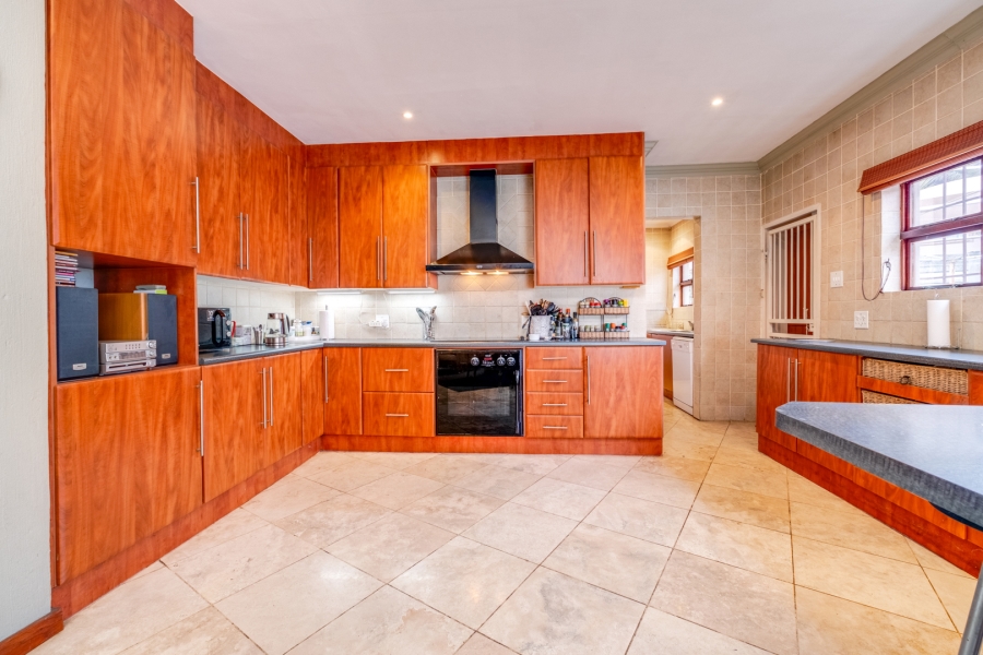 4 Bedroom Property for Sale in Woodmead Gauteng