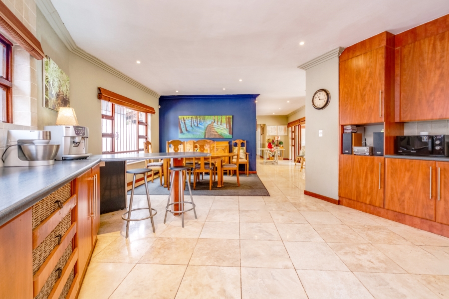 4 Bedroom Property for Sale in Woodmead Gauteng