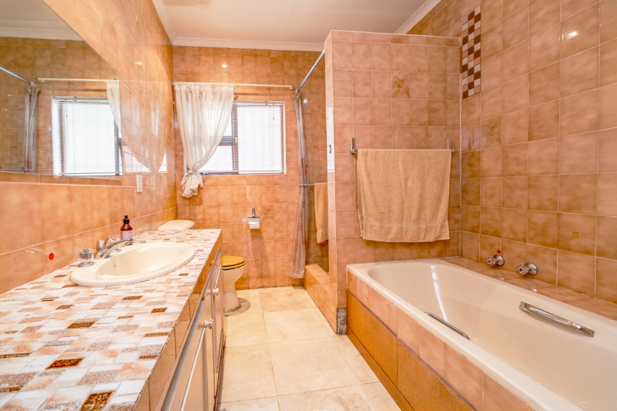 4 Bedroom Property for Sale in Woodmead Gauteng