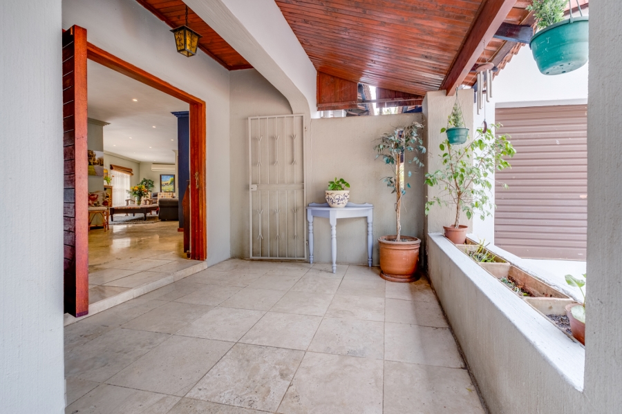 4 Bedroom Property for Sale in Woodmead Gauteng