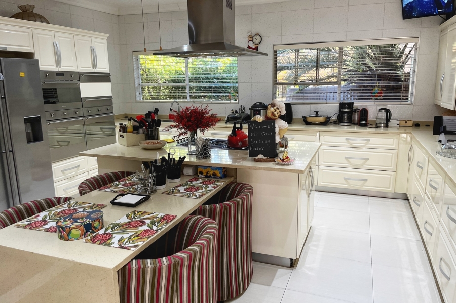 4 Bedroom Property for Sale in Blue Hills AH Gauteng
