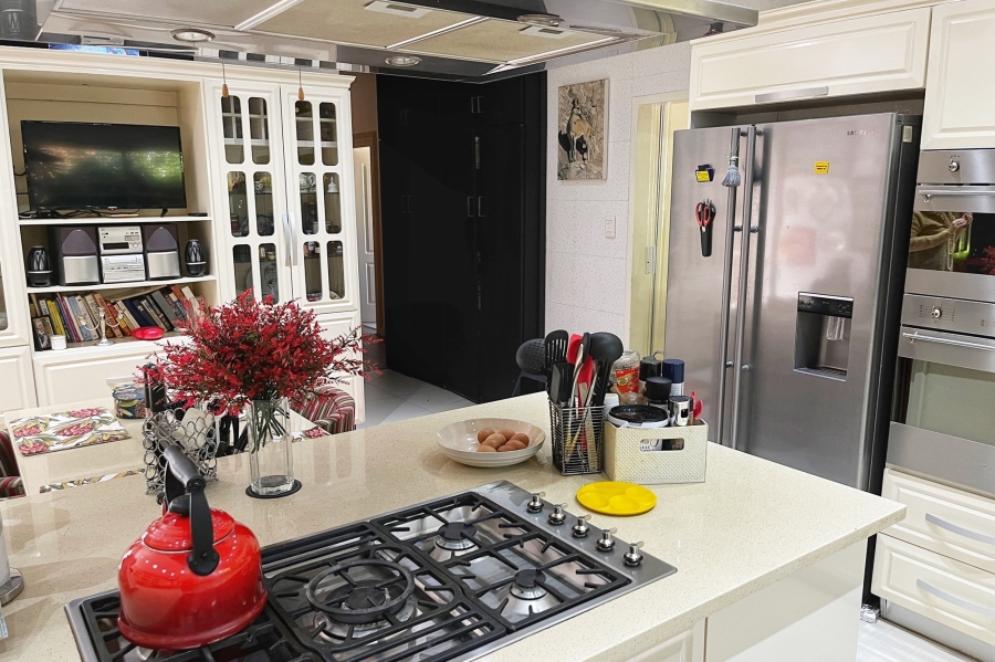 4 Bedroom Property for Sale in Blue Hills AH Gauteng