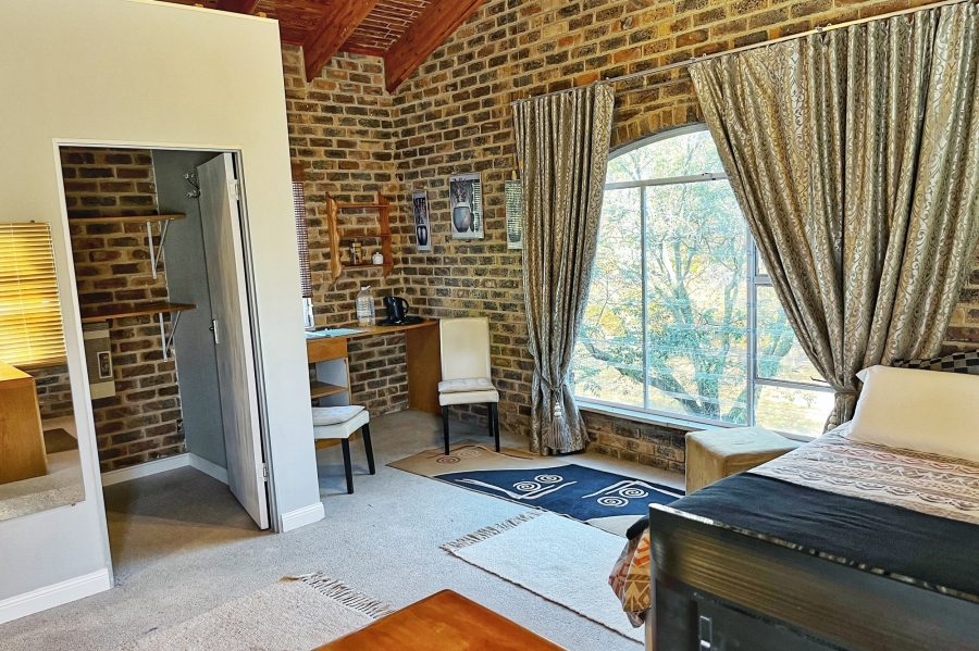 4 Bedroom Property for Sale in Blue Hills AH Gauteng