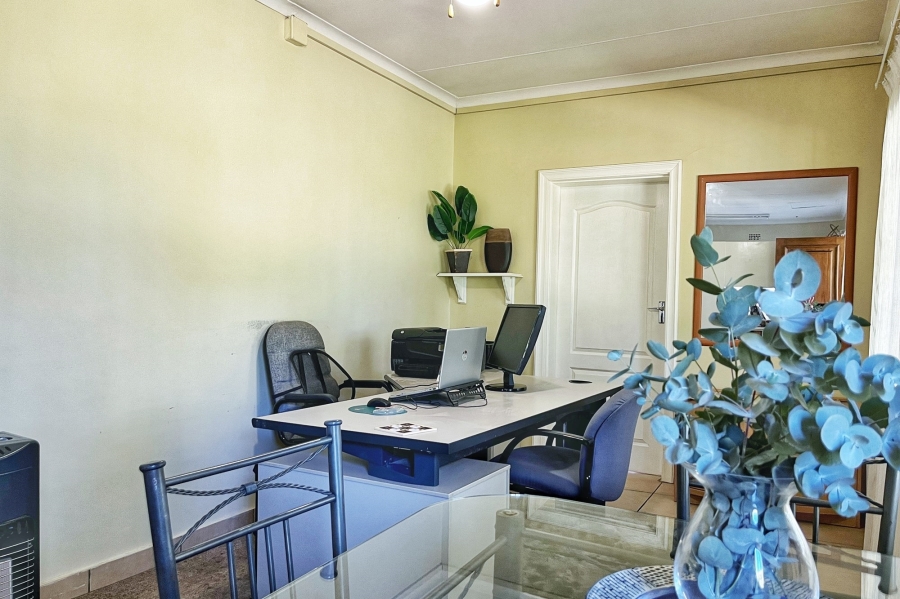 4 Bedroom Property for Sale in Blue Hills AH Gauteng