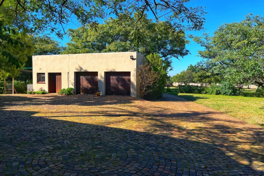 4 Bedroom Property for Sale in Blue Hills AH Gauteng