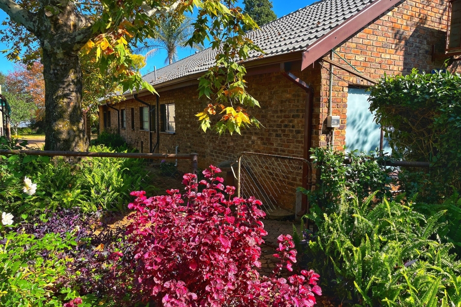 4 Bedroom Property for Sale in Blue Hills AH Gauteng