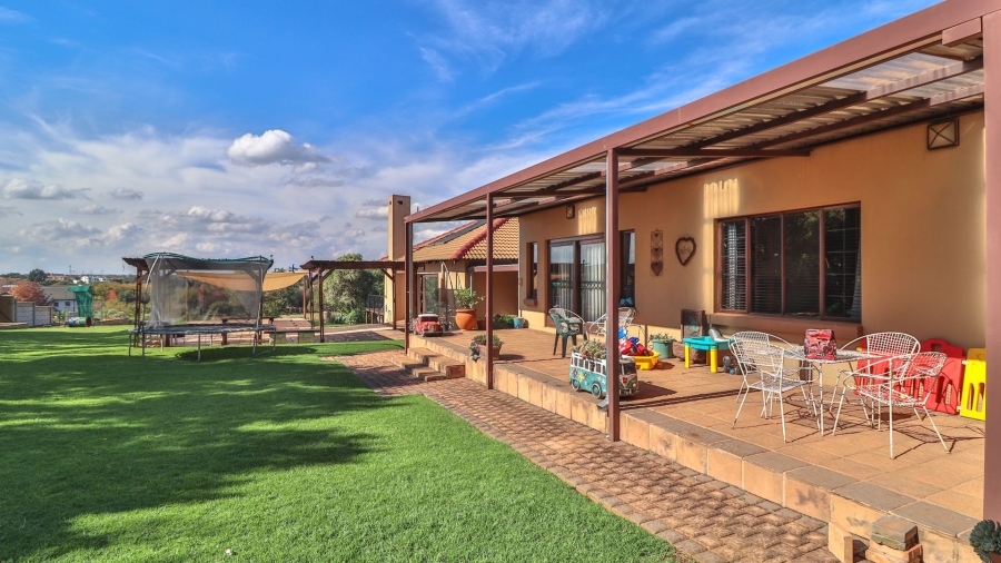 4 Bedroom Property for Sale in Grootfontein Country Estate Gauteng