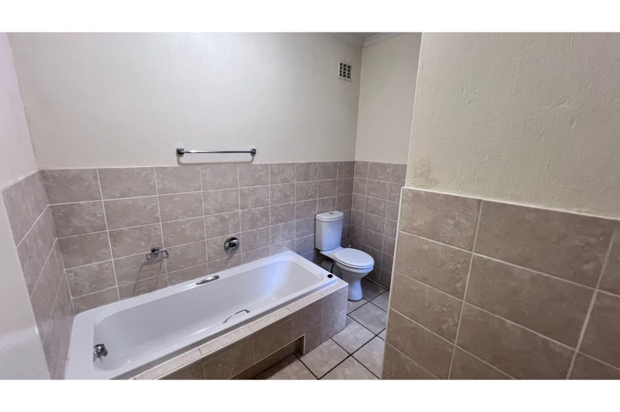 To Let 2 Bedroom Property for Rent in North Riding Gauteng
