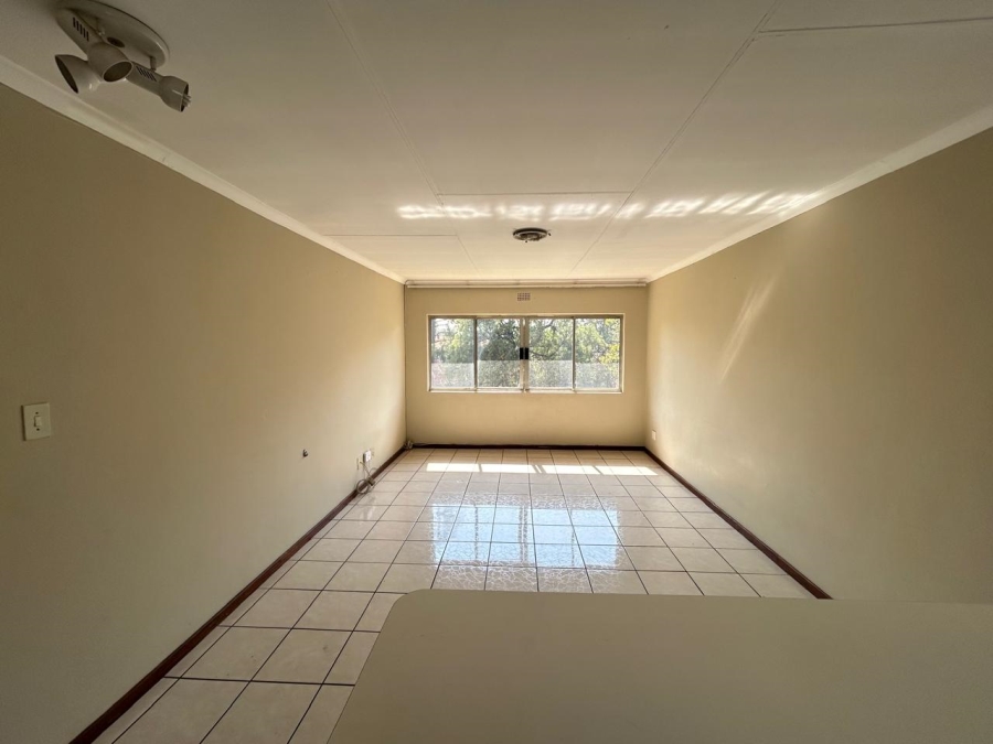 To Let 2 Bedroom Property for Rent in Buccleuch Gauteng