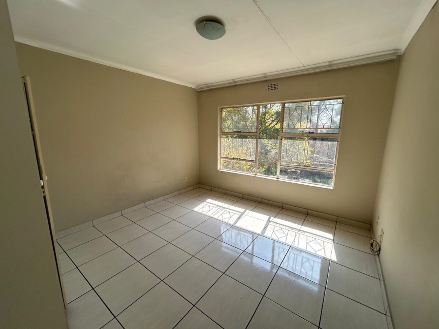 To Let 2 Bedroom Property for Rent in Buccleuch Gauteng