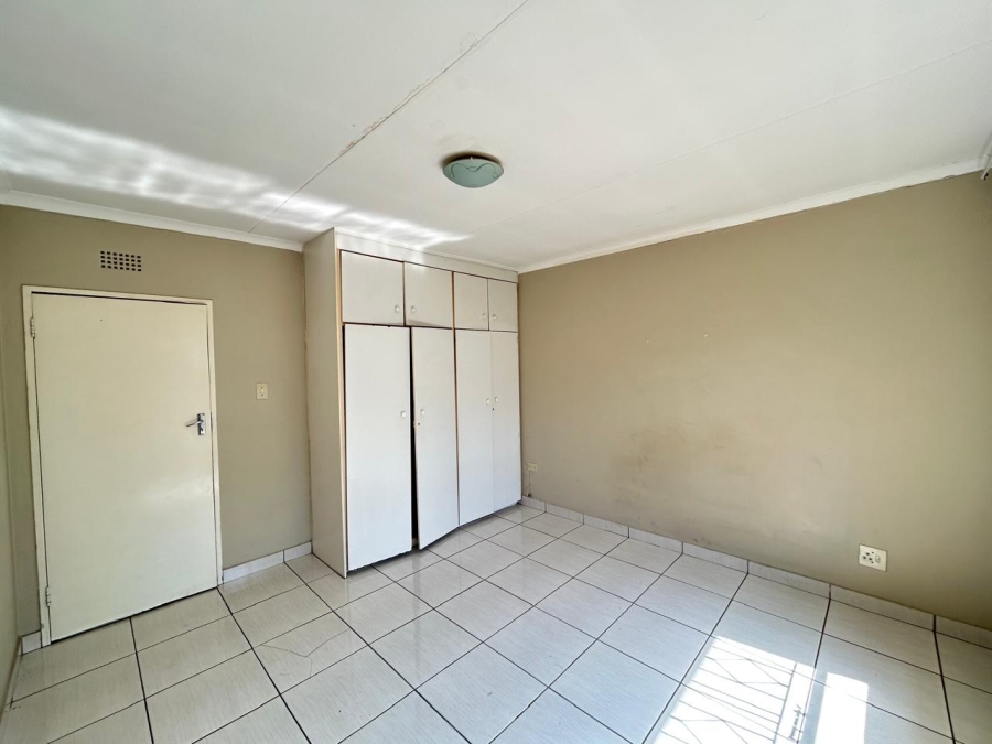 To Let 2 Bedroom Property for Rent in Buccleuch Gauteng