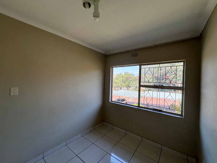 To Let 2 Bedroom Property for Rent in Buccleuch Gauteng