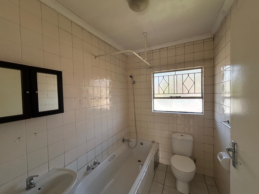To Let 2 Bedroom Property for Rent in Buccleuch Gauteng