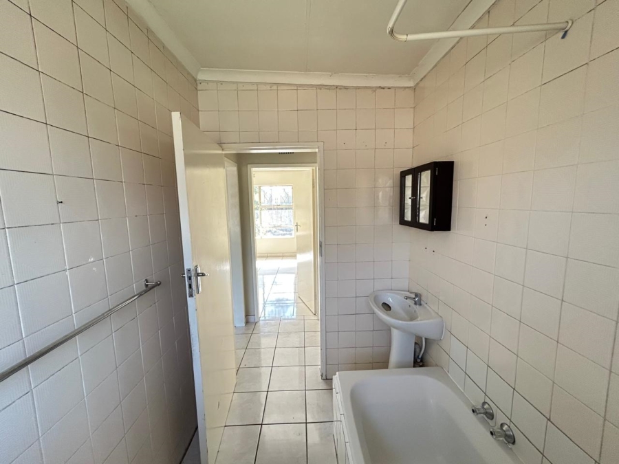 To Let 2 Bedroom Property for Rent in Buccleuch Gauteng