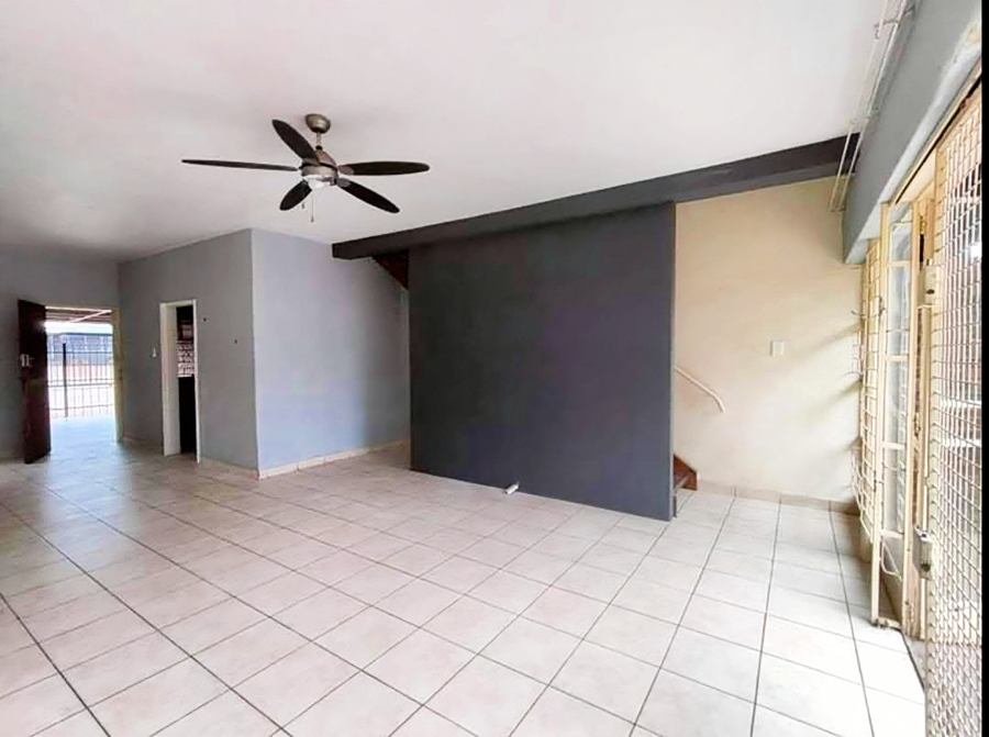 2 Bedroom Property for Sale in Sinoville Gauteng