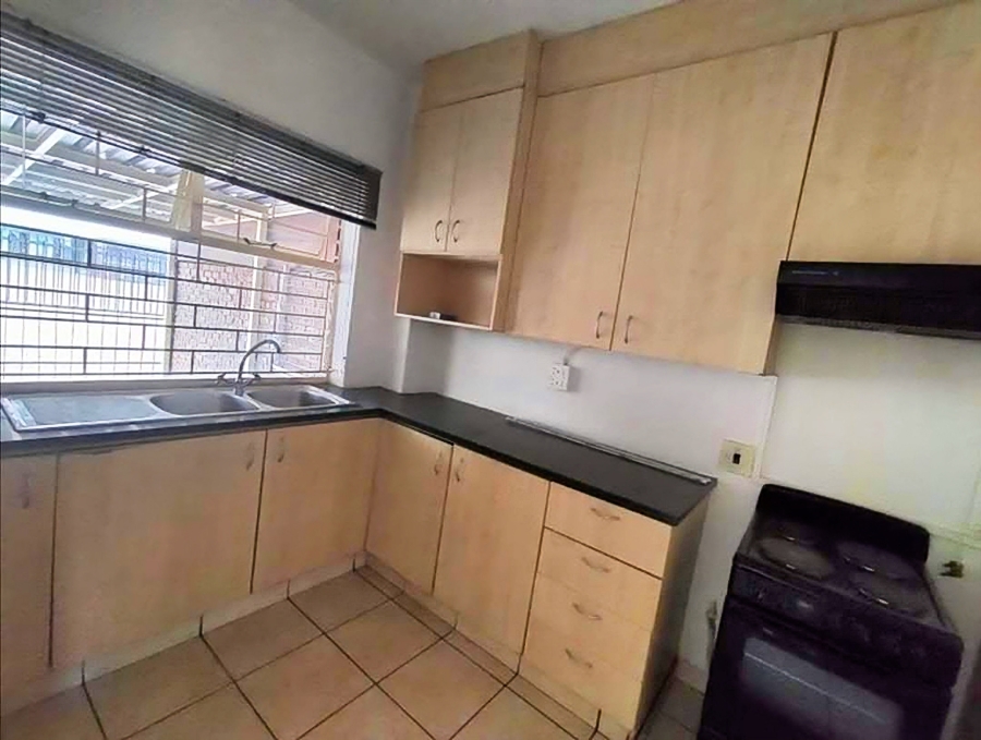 2 Bedroom Property for Sale in Sinoville Gauteng
