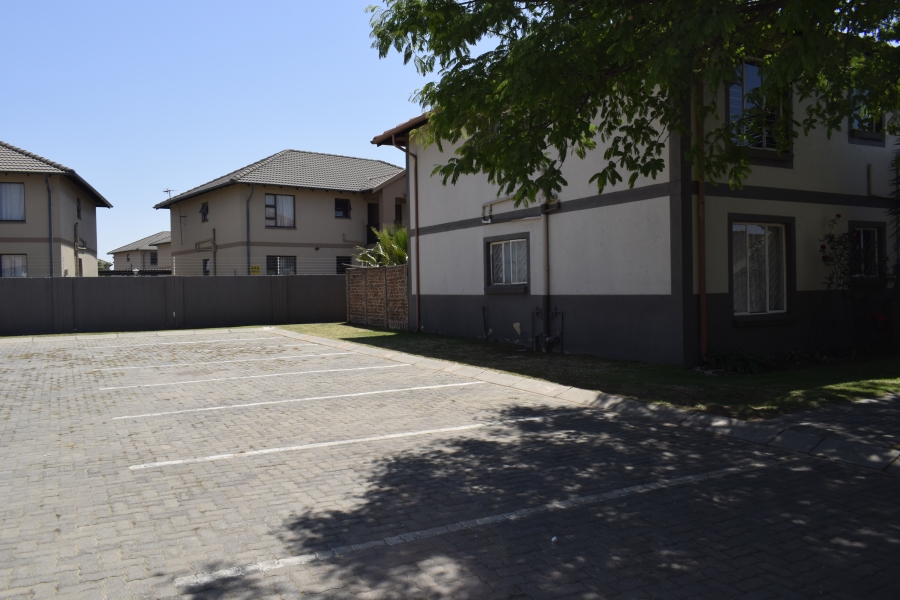 2 Bedroom Property for Sale in Parkrand Gauteng