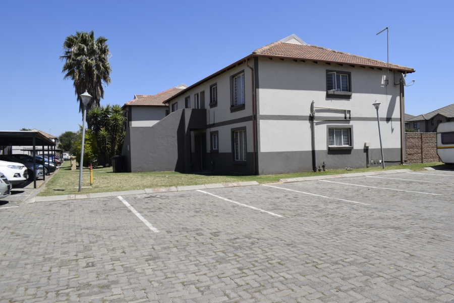 2 Bedroom Property for Sale in Parkrand Gauteng