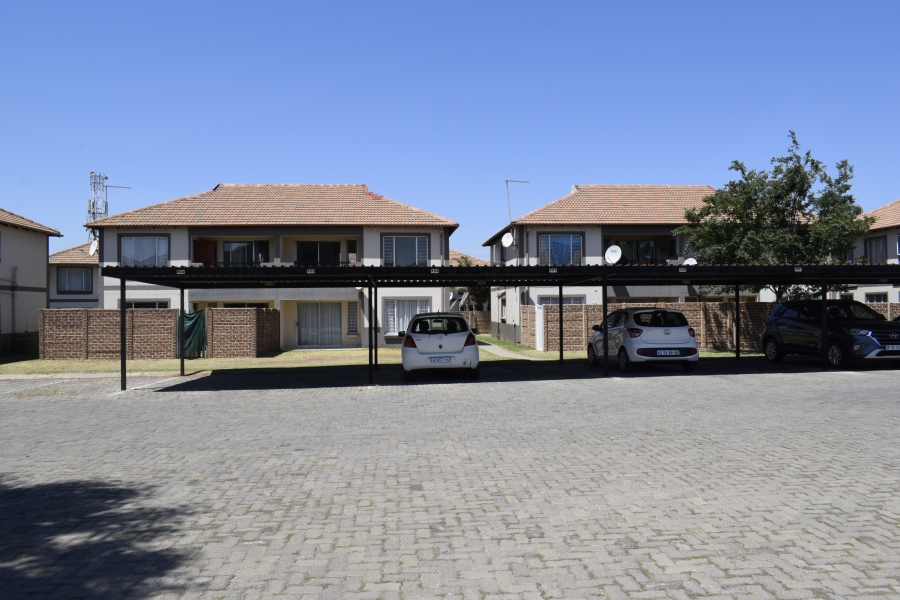 2 Bedroom Property for Sale in Parkrand Gauteng