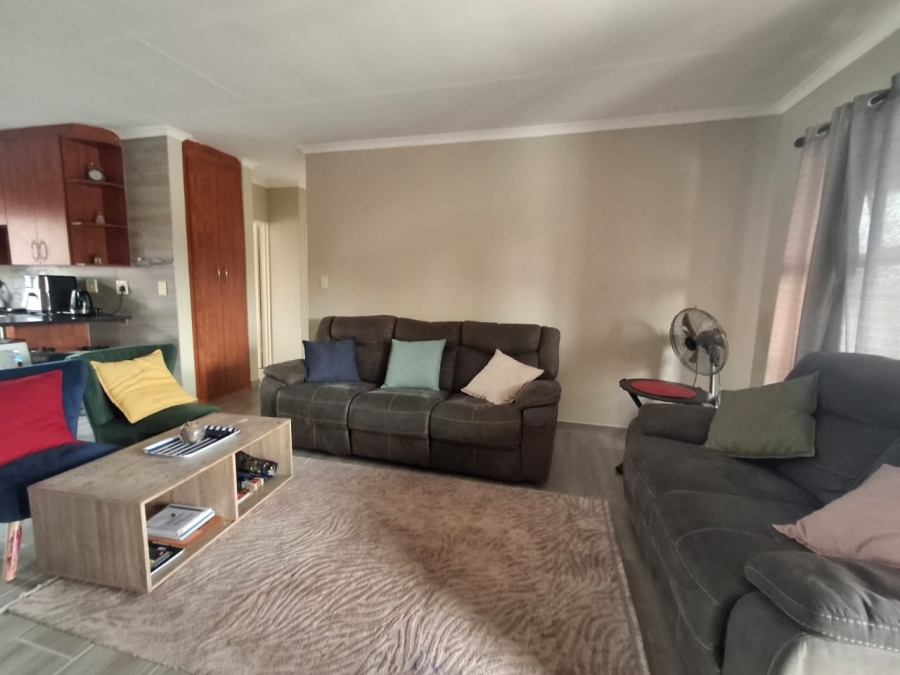 3 Bedroom Property for Sale in Sonneveld Gauteng