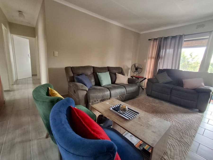 3 Bedroom Property for Sale in Sonneveld Gauteng