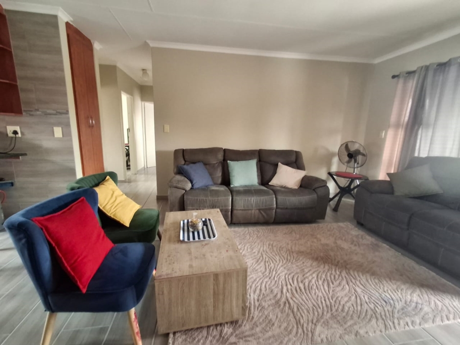 3 Bedroom Property for Sale in Sonneveld Gauteng