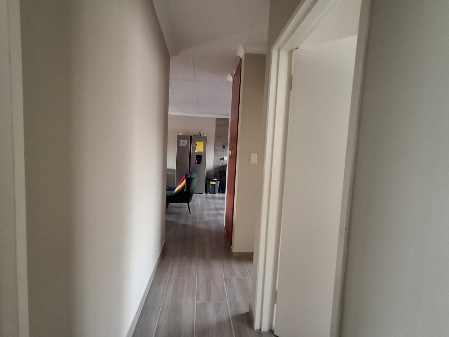 3 Bedroom Property for Sale in Sonneveld Gauteng