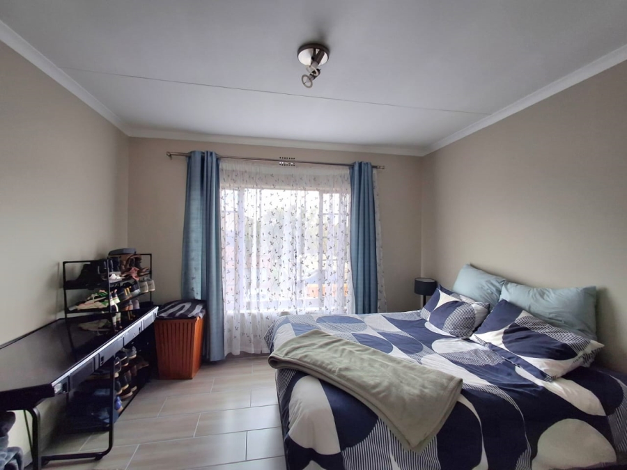 3 Bedroom Property for Sale in Sonneveld Gauteng
