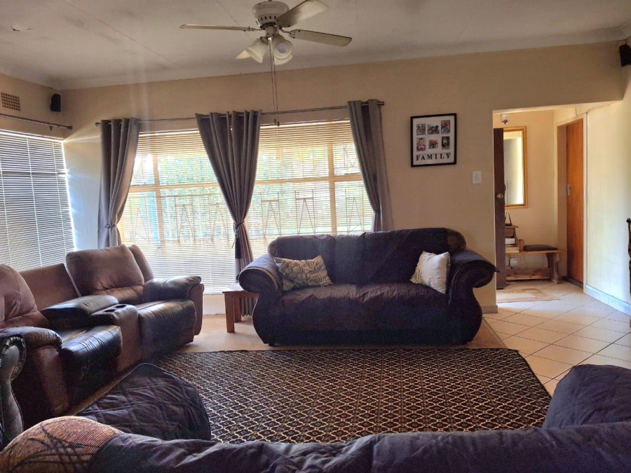 3 Bedroom Property for Sale in Selcourt Gauteng