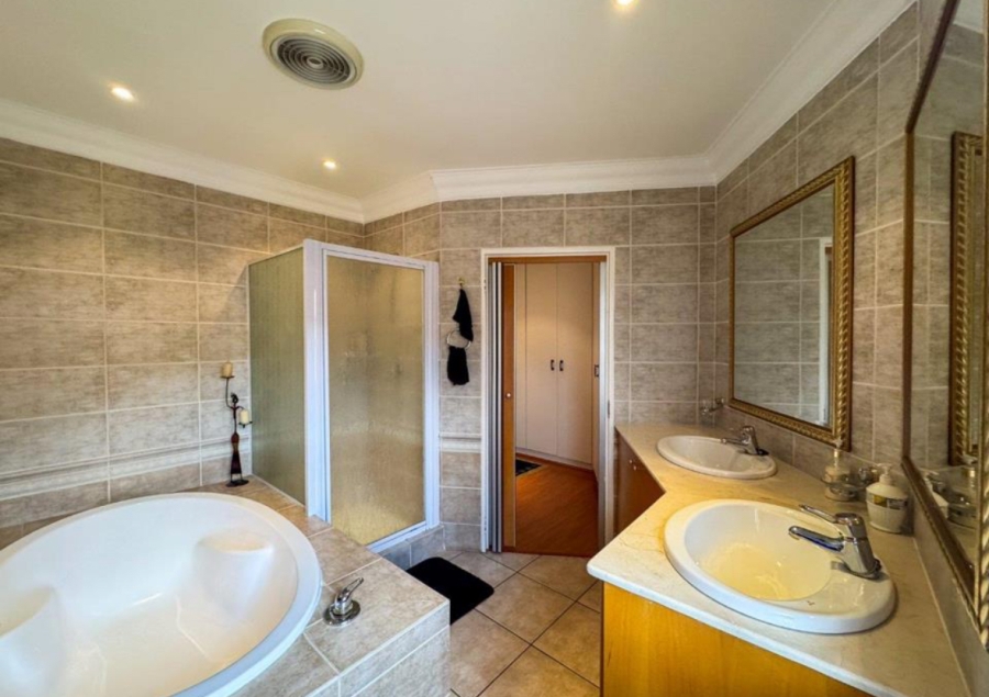 3 Bedroom Property for Sale in Meyersdal Gauteng