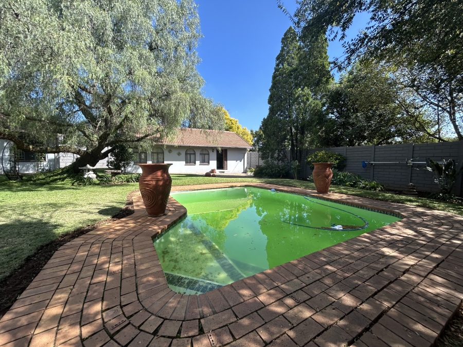 5 Bedroom Property for Sale in The Reeds Gauteng
