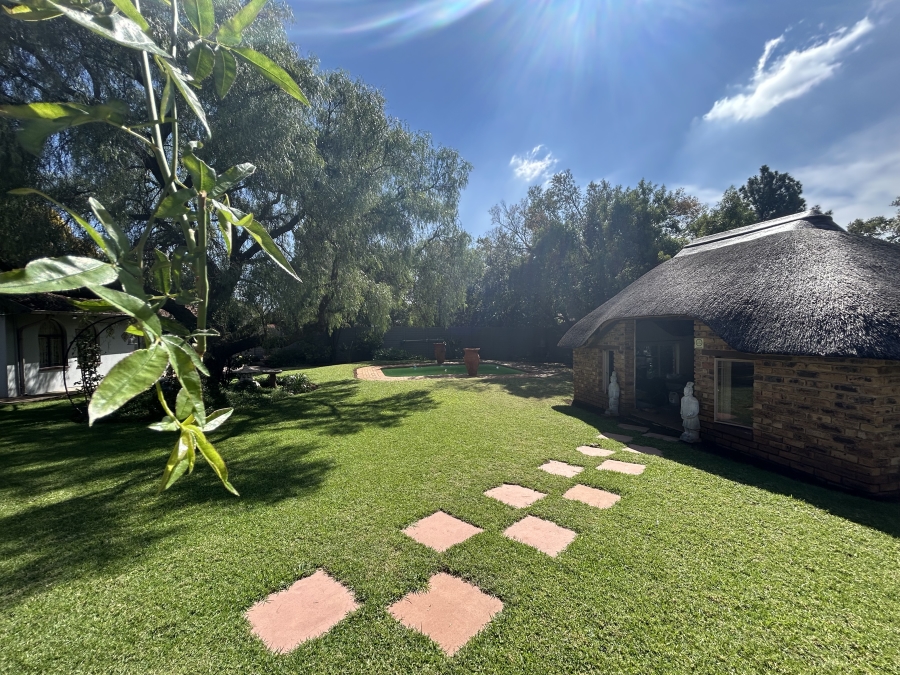 5 Bedroom Property for Sale in The Reeds Gauteng