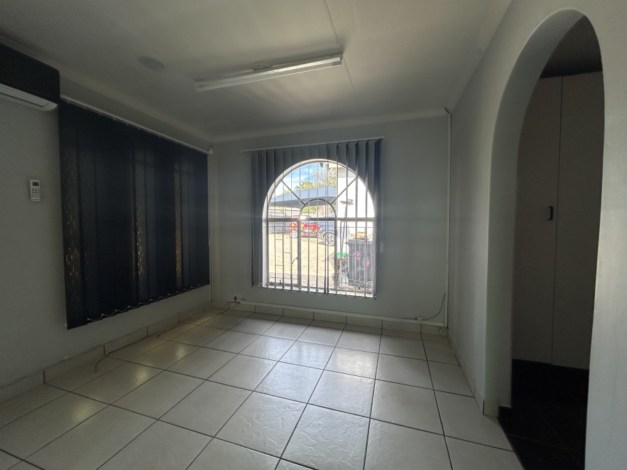 5 Bedroom Property for Sale in The Reeds Gauteng