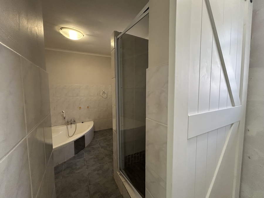 5 Bedroom Property for Sale in The Reeds Gauteng