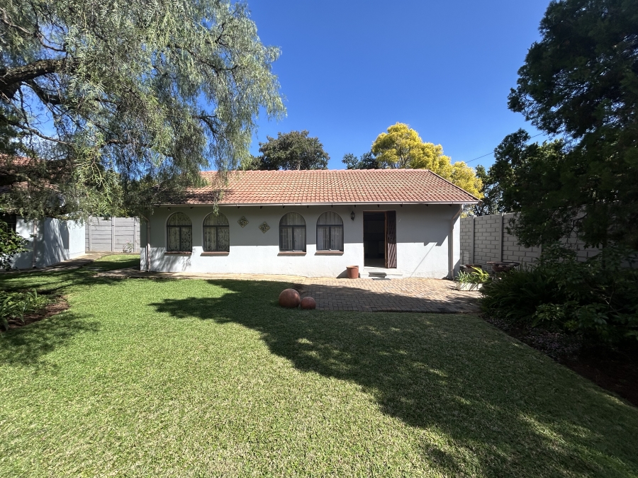 5 Bedroom Property for Sale in The Reeds Gauteng