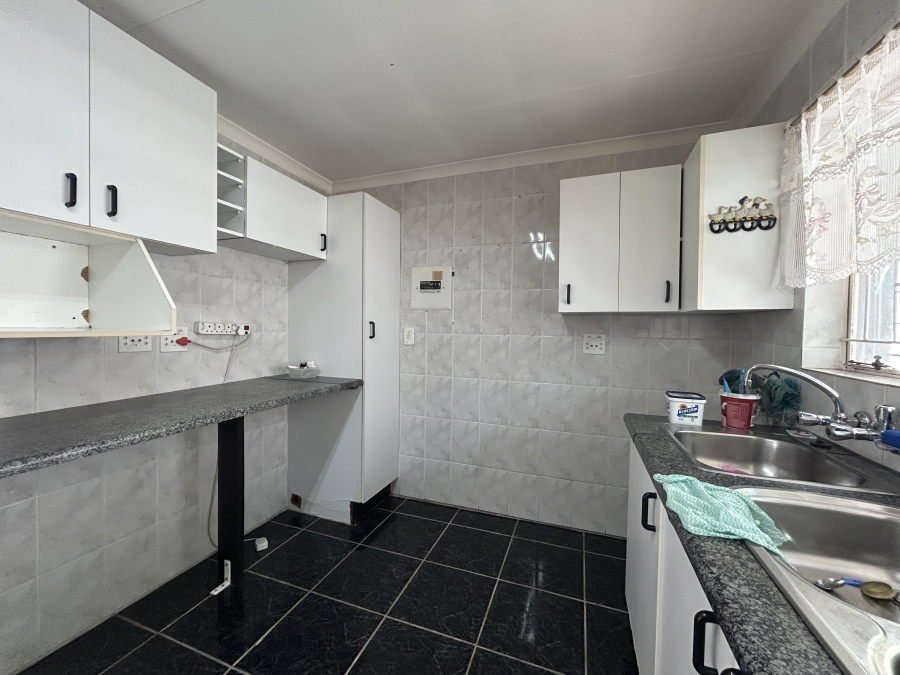 5 Bedroom Property for Sale in The Reeds Gauteng