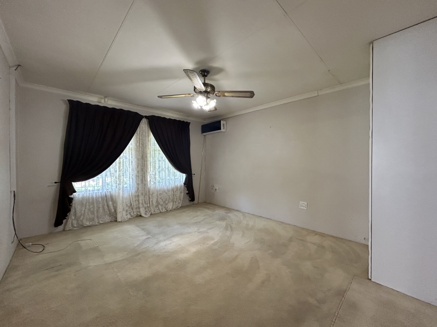 5 Bedroom Property for Sale in The Reeds Gauteng