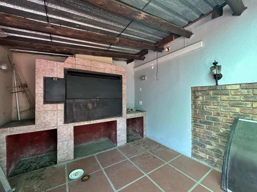 5 Bedroom Property for Sale in The Reeds Gauteng
