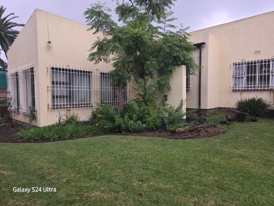 To Let 4 Bedroom Property for Rent in Parkhill Gardens Gauteng