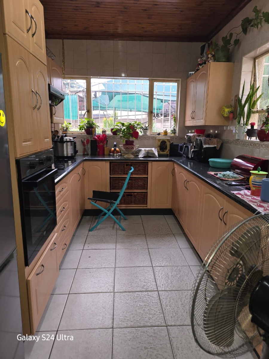 To Let 4 Bedroom Property for Rent in Parkhill Gardens Gauteng