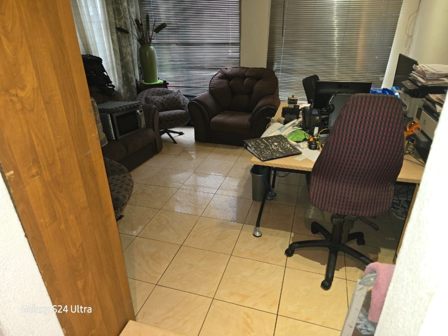 To Let 4 Bedroom Property for Rent in Parkhill Gardens Gauteng
