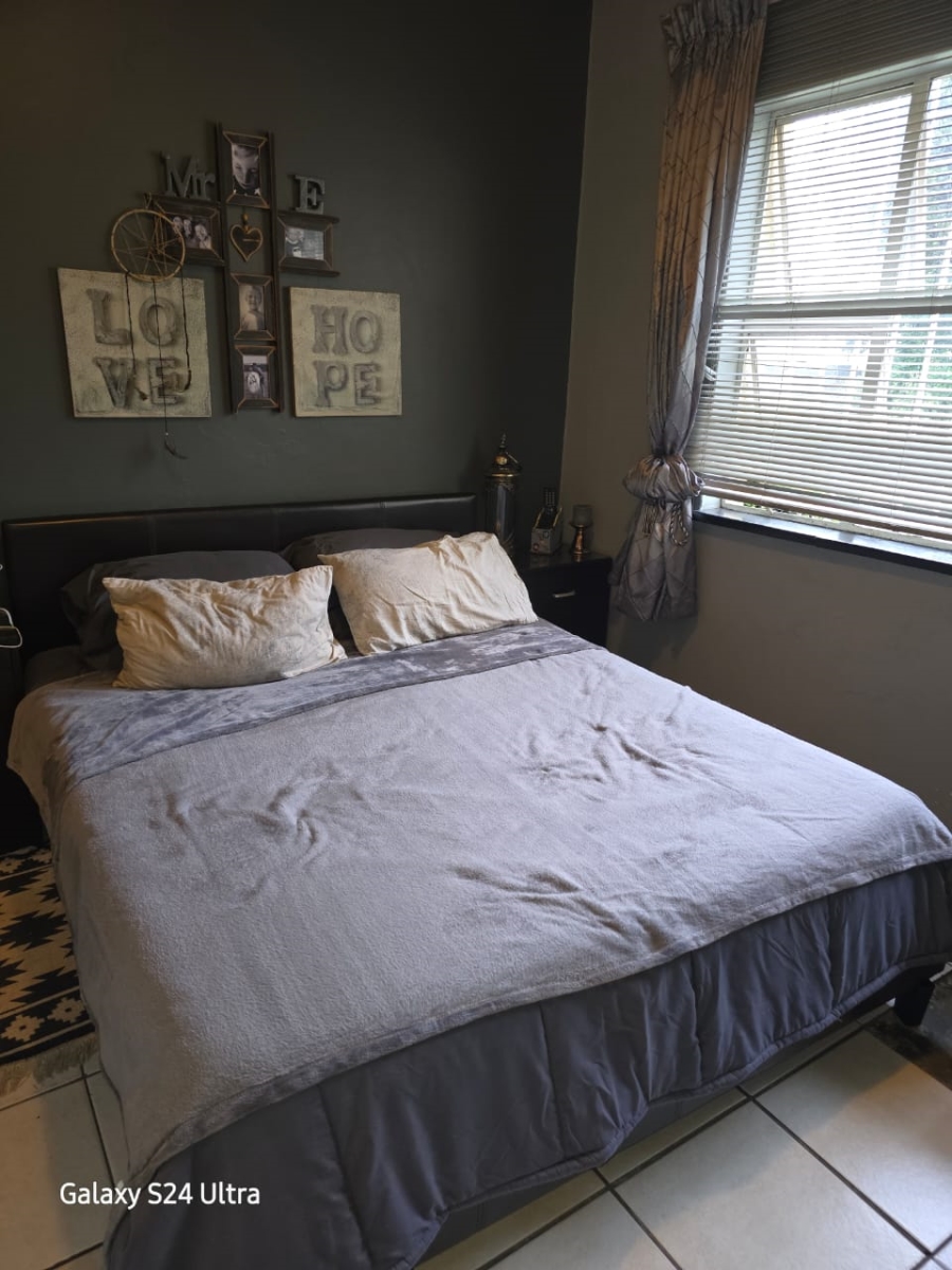 To Let 4 Bedroom Property for Rent in Parkhill Gardens Gauteng
