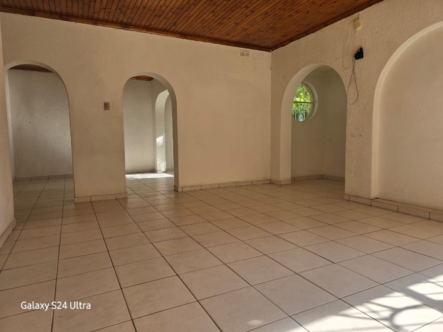 To Let 4 Bedroom Property for Rent in Parkhill Gardens Gauteng