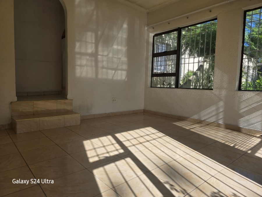 To Let 4 Bedroom Property for Rent in Parkhill Gardens Gauteng